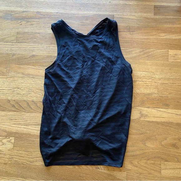 Lululemon Meet Halfway Tank *Striped black size 8 - Picture 6 of 9